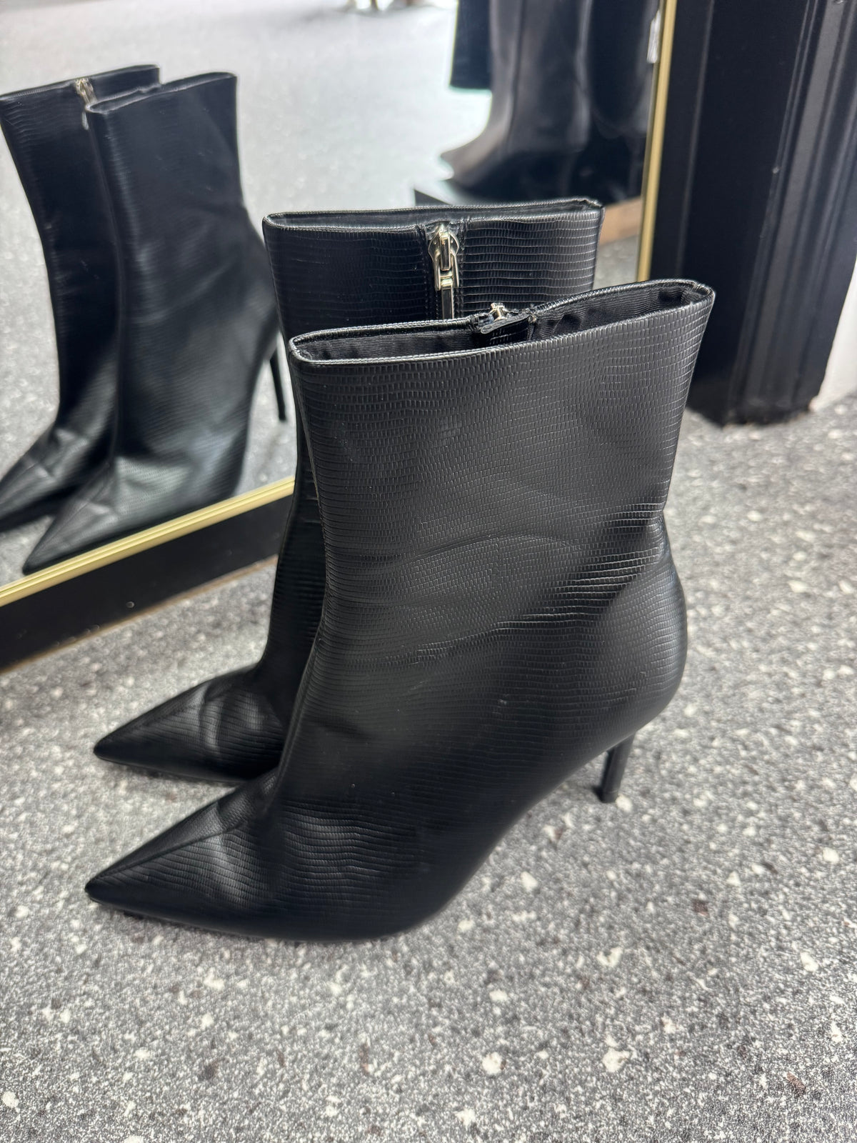 Zara Black Textured Pointed-Toe Stiletto Ankle Boots – Size 8