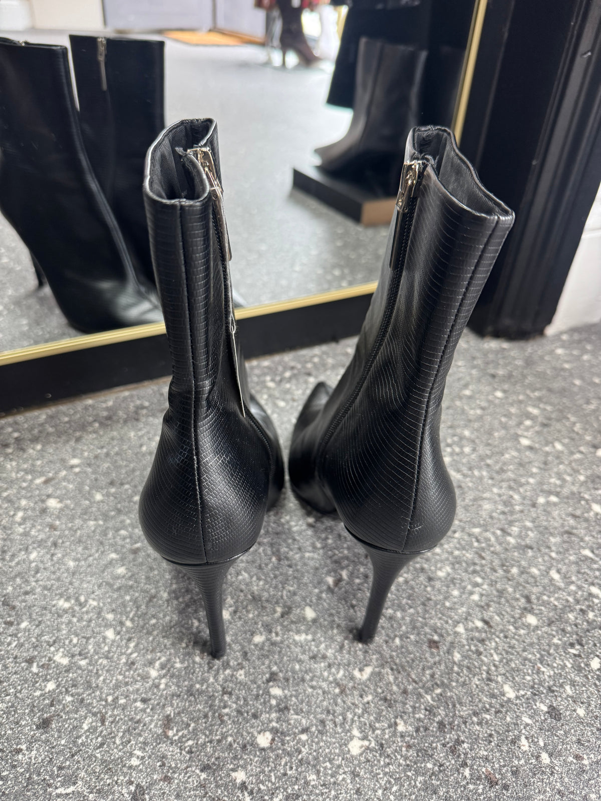 Zara Black Textured Pointed-Toe Stiletto Ankle Boots – Size 8