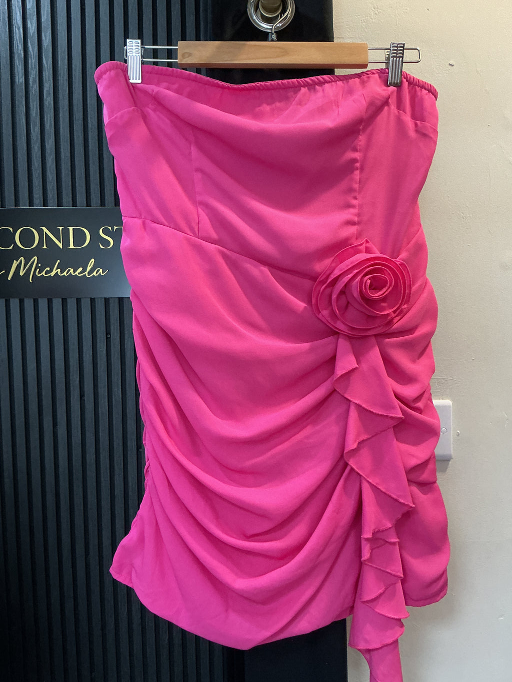 PrettyLittleThing Pink Ruched Bandeau Mini Dress – NWT size 16