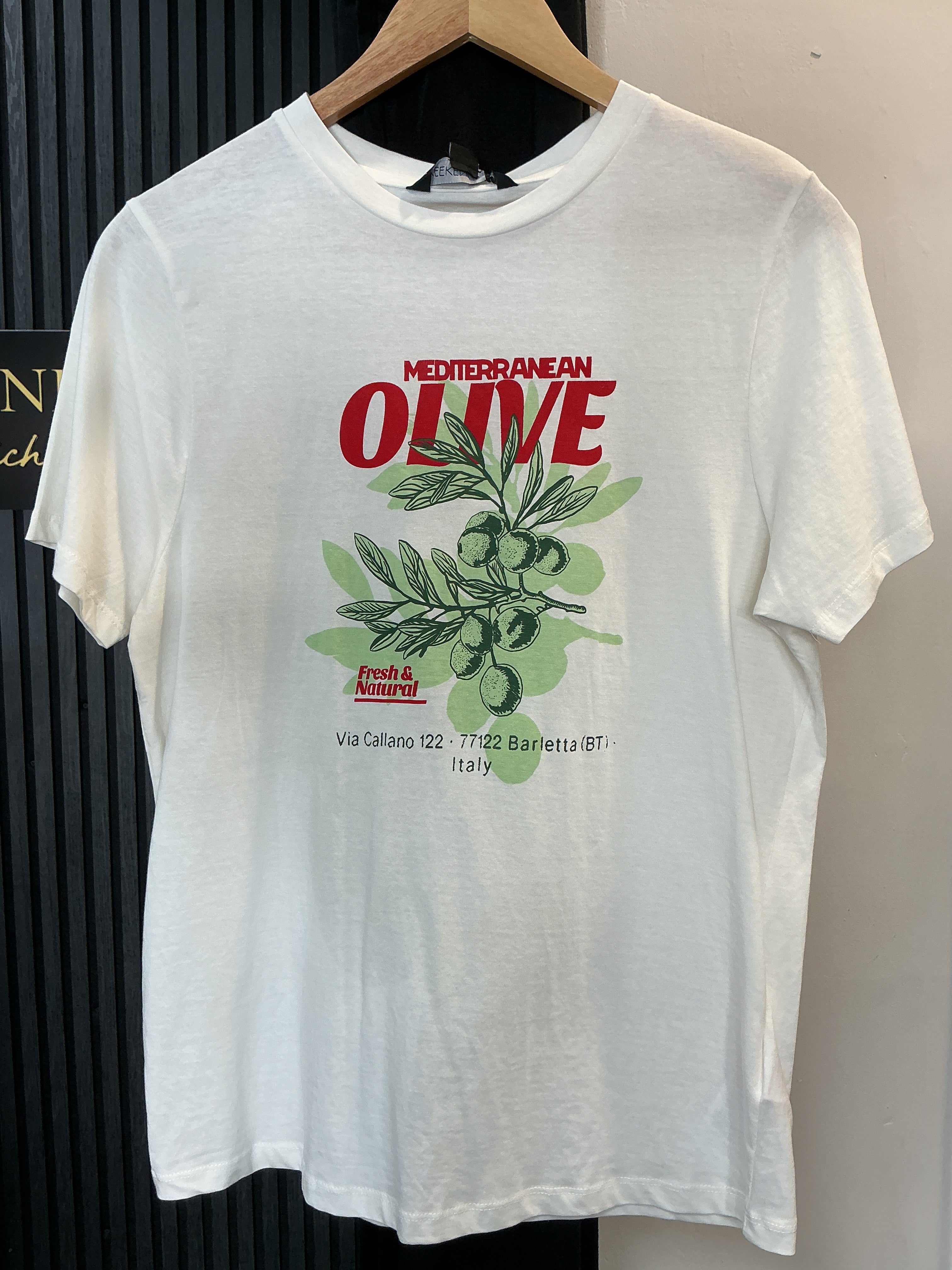 Weekend Vibes Mediterranean Olive Graphic T-Shirt – White – Size 12 (New with Tags)