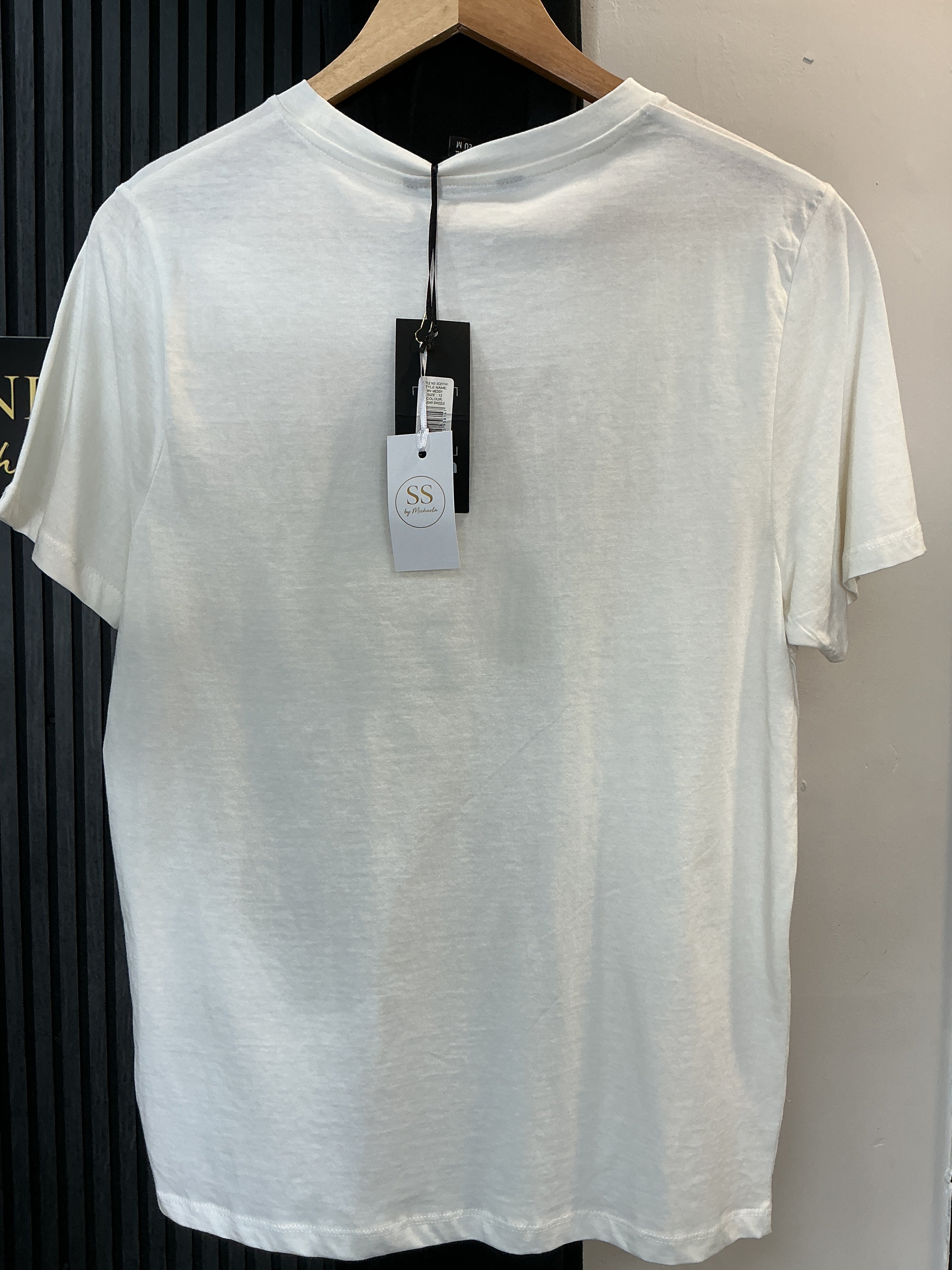 Weekend Vibes Mediterranean Olive Graphic T-Shirt – White – Size 12 (New with Tags)