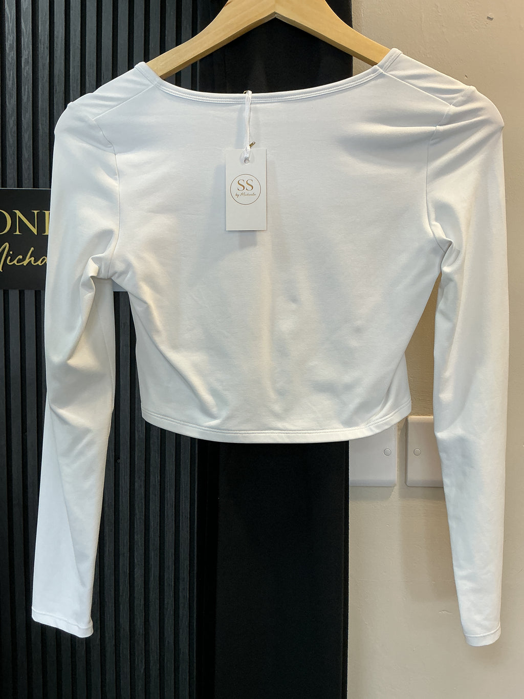 Slazenger White Long Sleeve Cropped Sports Top – Size 12