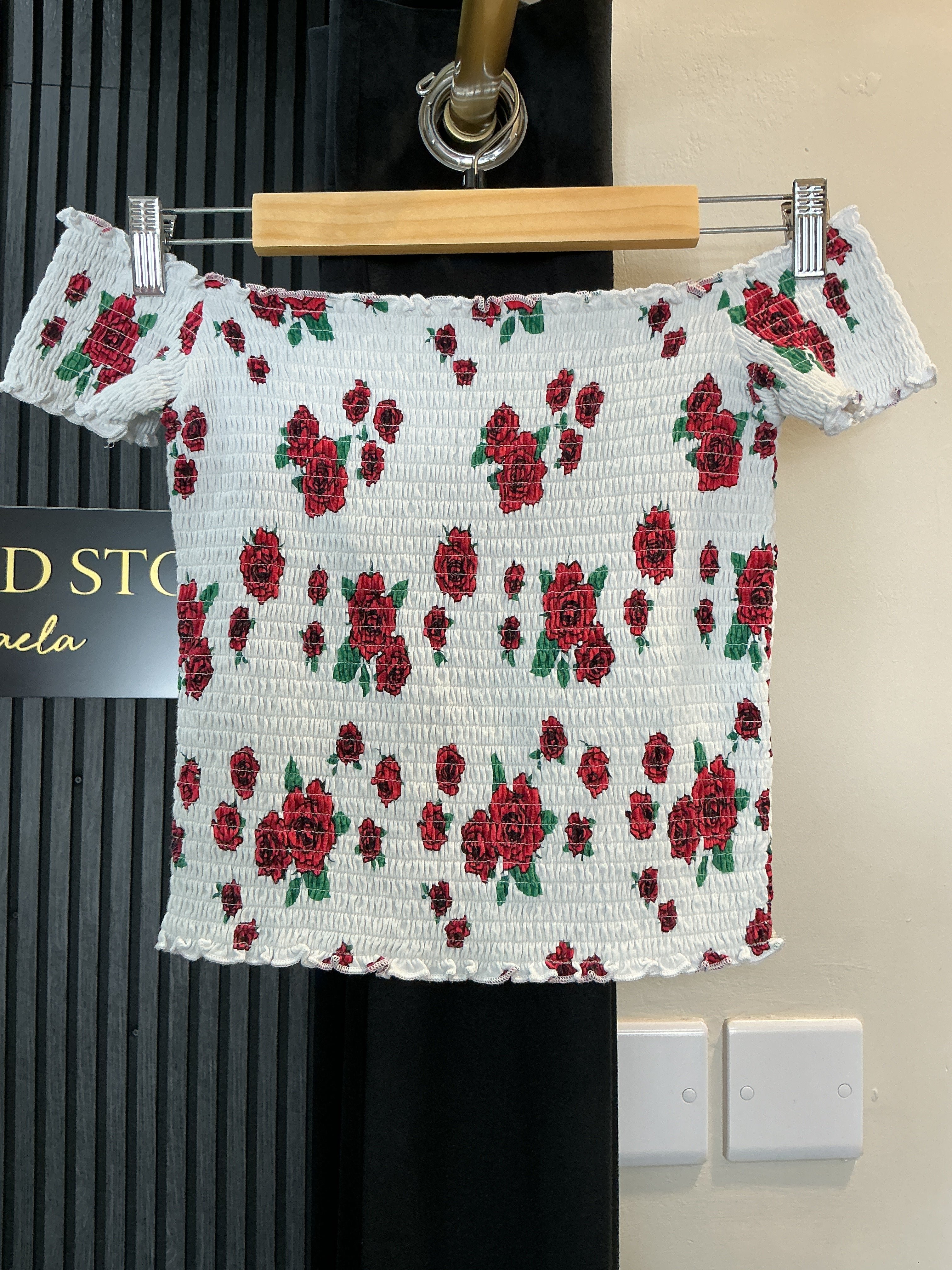 Hollister White Shirred Rose Print Bardot Top – Size M