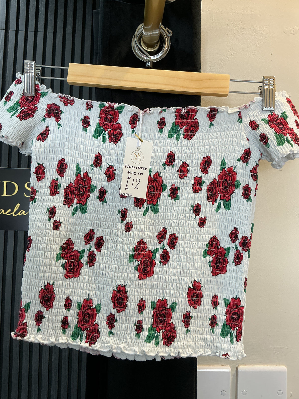 Hollister White Shirred Rose Print Bardot Top – Size M