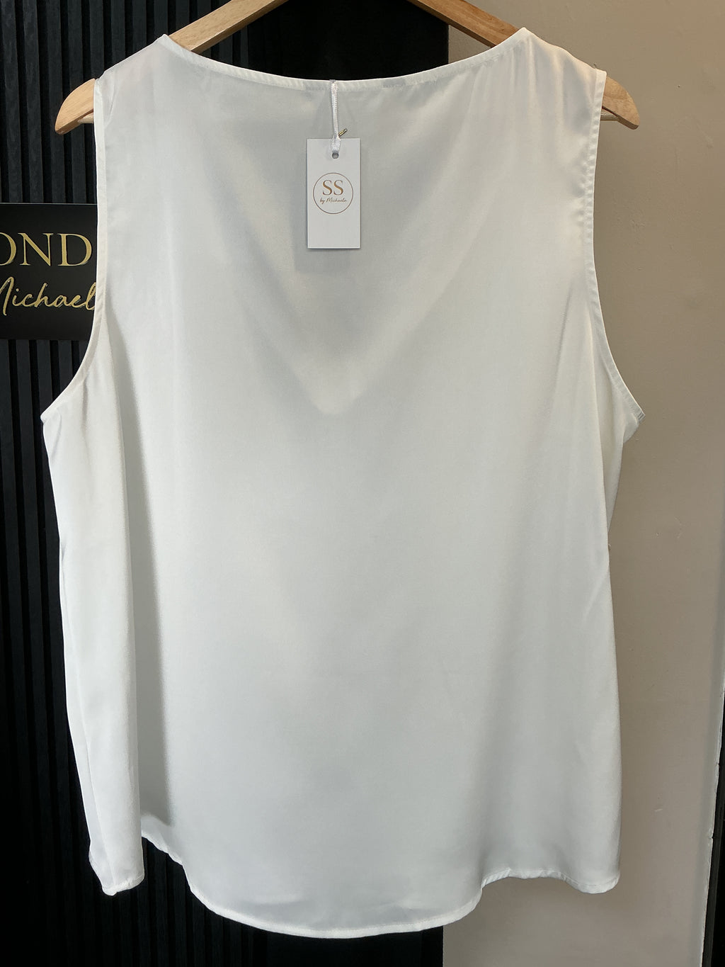 Lipsy White Gold Trim V-Neck Blouse – Size 20