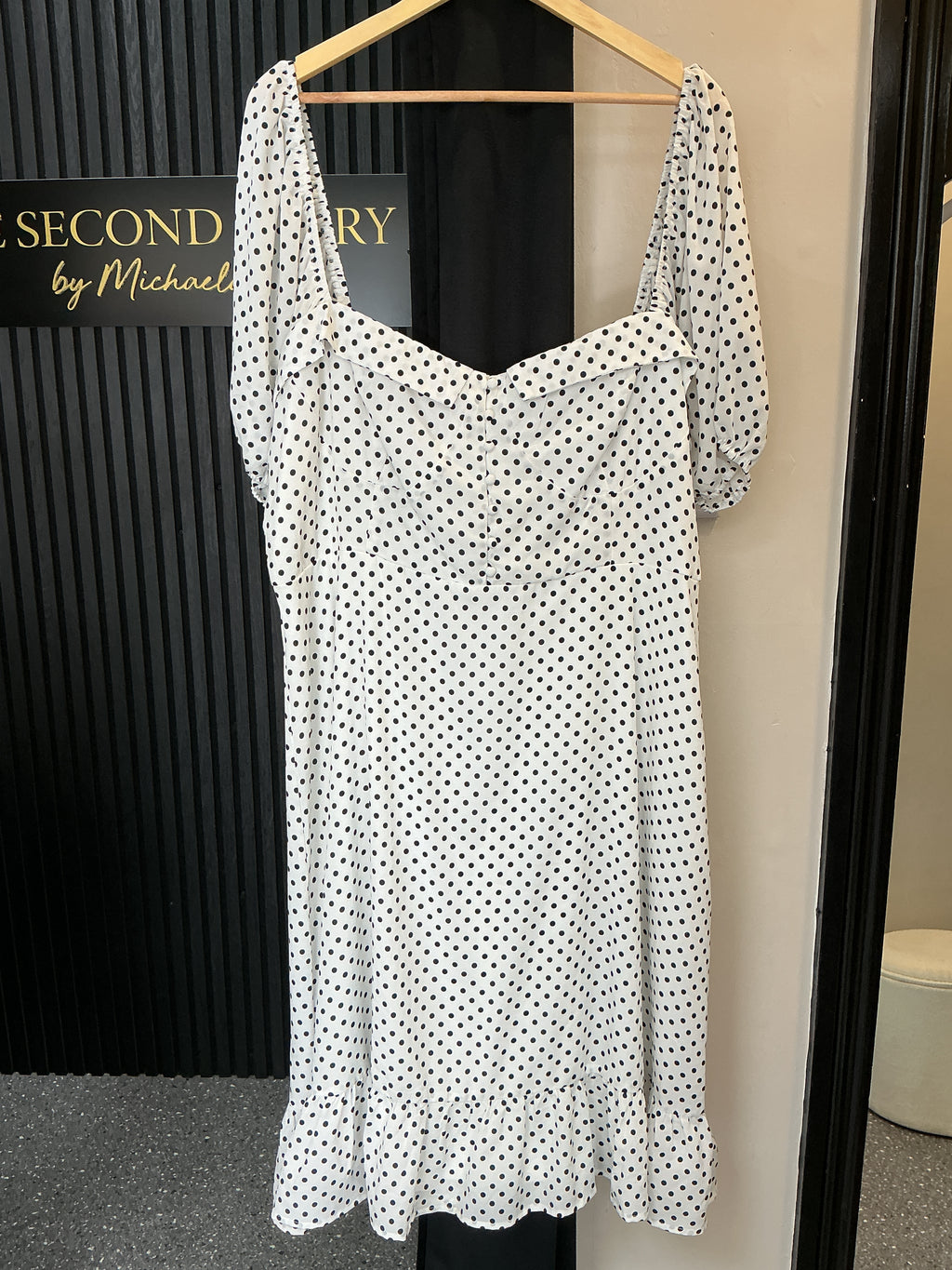 Boohoo White & Black Polka Dot Puff Sleeve Midi Dress – Size 24