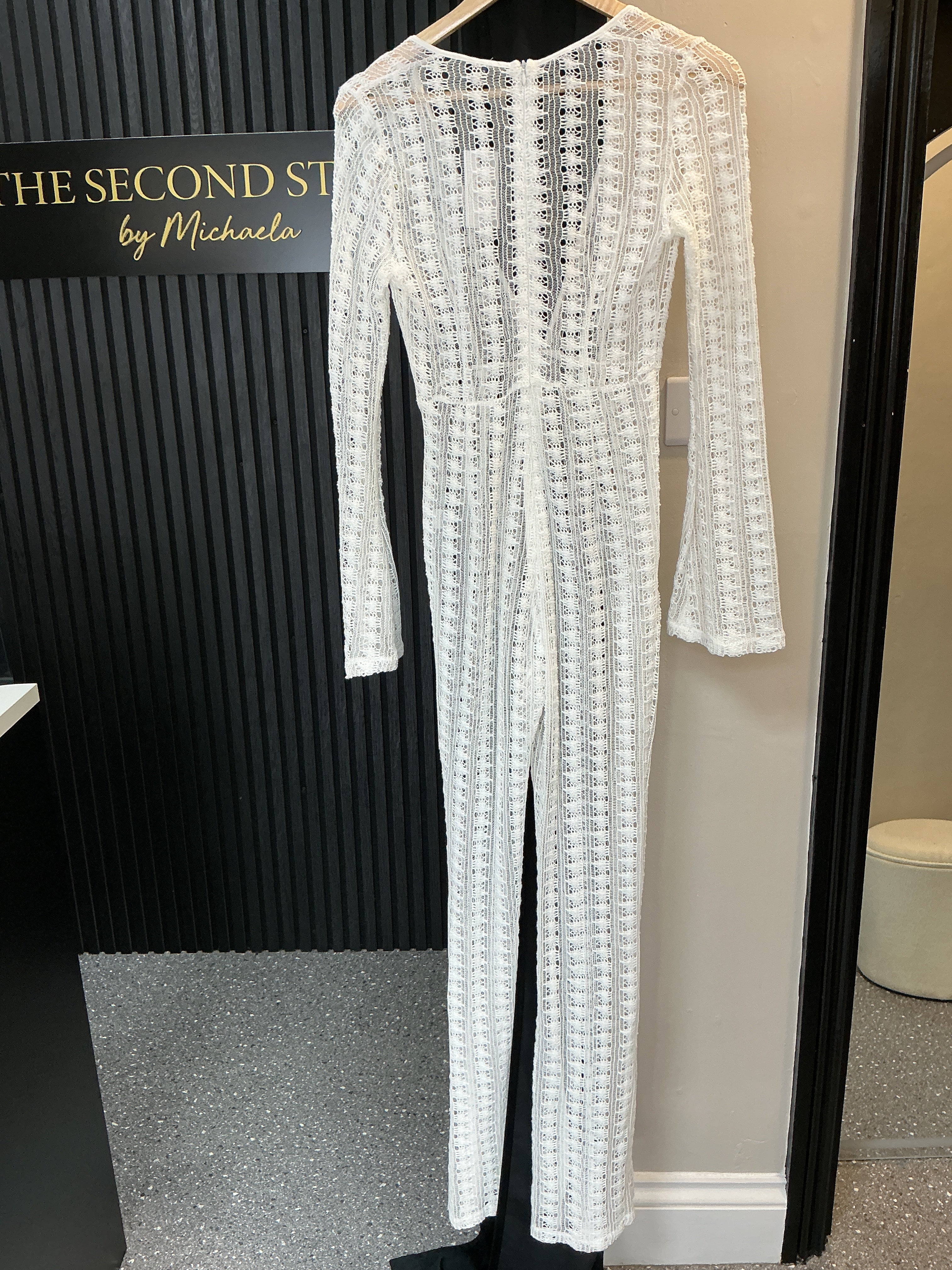PrettyLittleThing White Lace Plunge Wide Leg Jumpsuit – Size 6