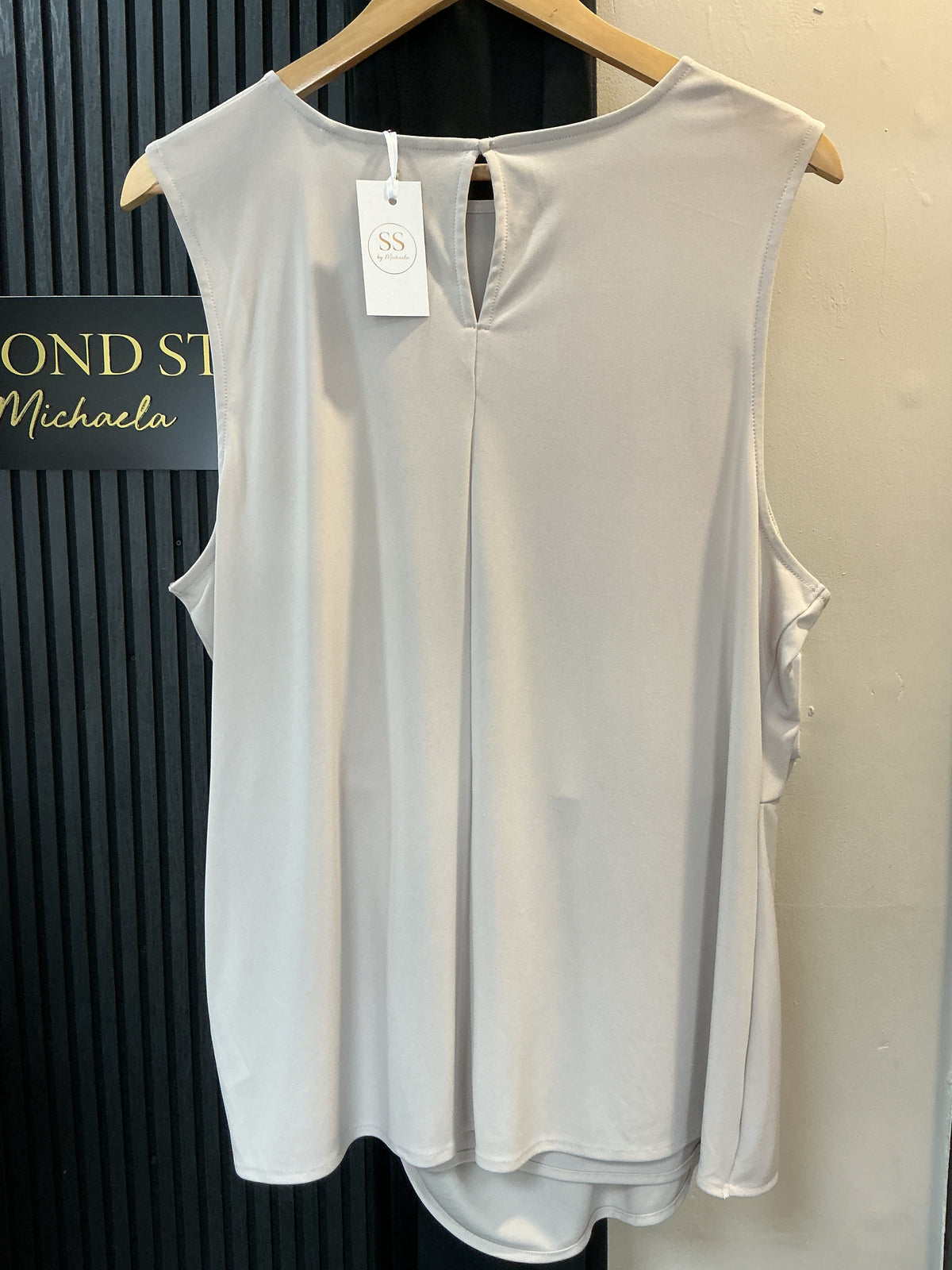 Next Cream Twist Front Sleeveless Top – Size 20