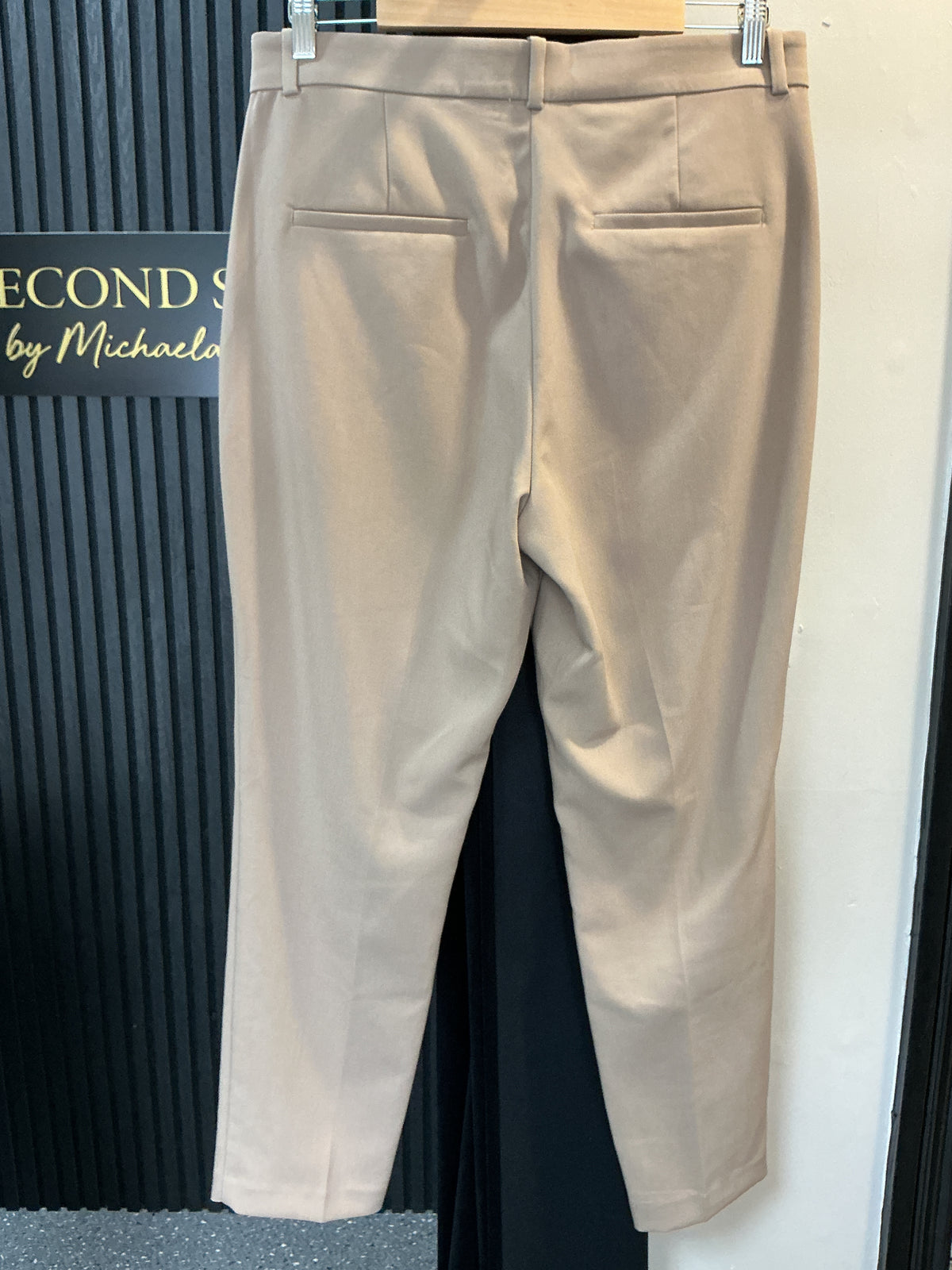 H&M Beige Tailored Ankle Trousers – Size 16