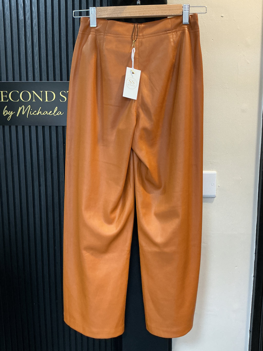 Stradivarius Cognac Faux Leather Culottes – Size 6 NWT