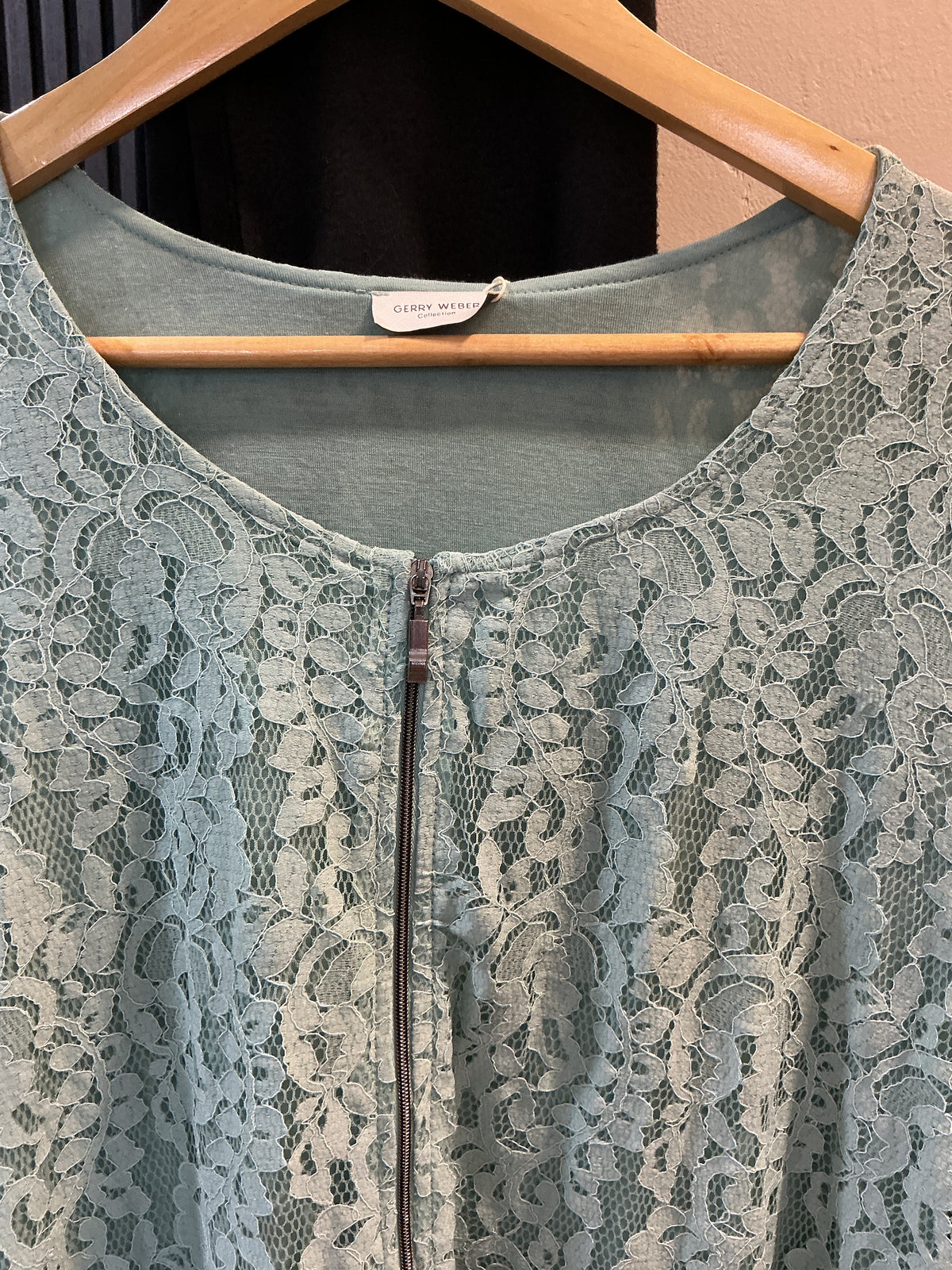 Gerry Weber Mint Green Lace Zip Jacket – Size 20 New