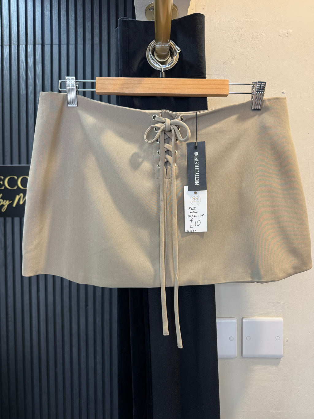 PrettyLittleThing Khaki Lace-Up Mini Skirt – Size 14 Petite New