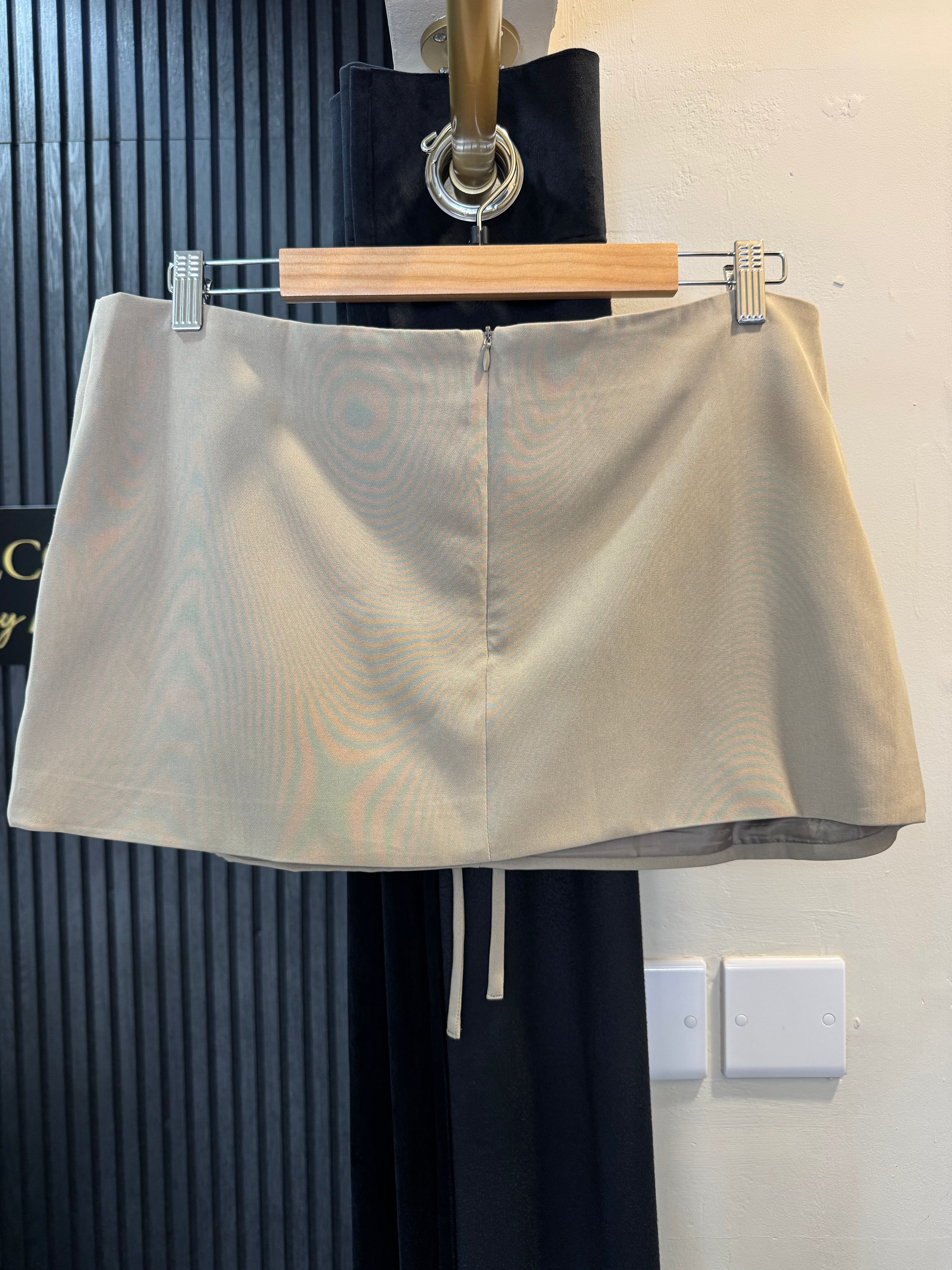 PrettyLittleThing Khaki Lace-Up Mini Skirt – Size 14 Petite New