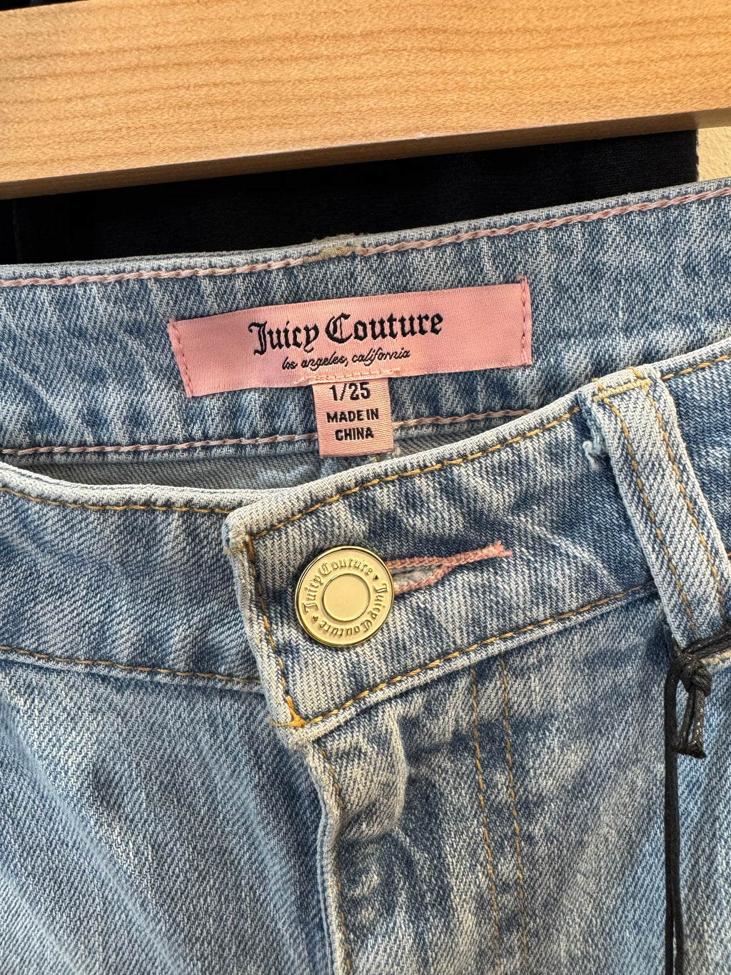 Juicy Couture Light Wash Denim Shorts – Size 6 – New