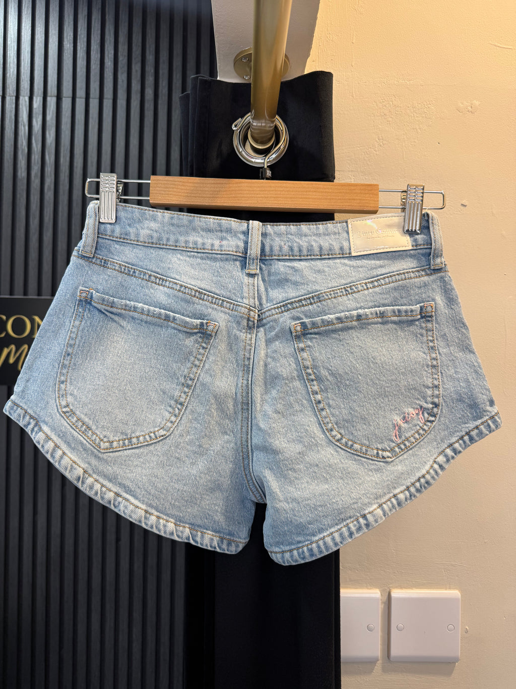 Juicy Couture Light Wash Denim Shorts – Size 6 – New