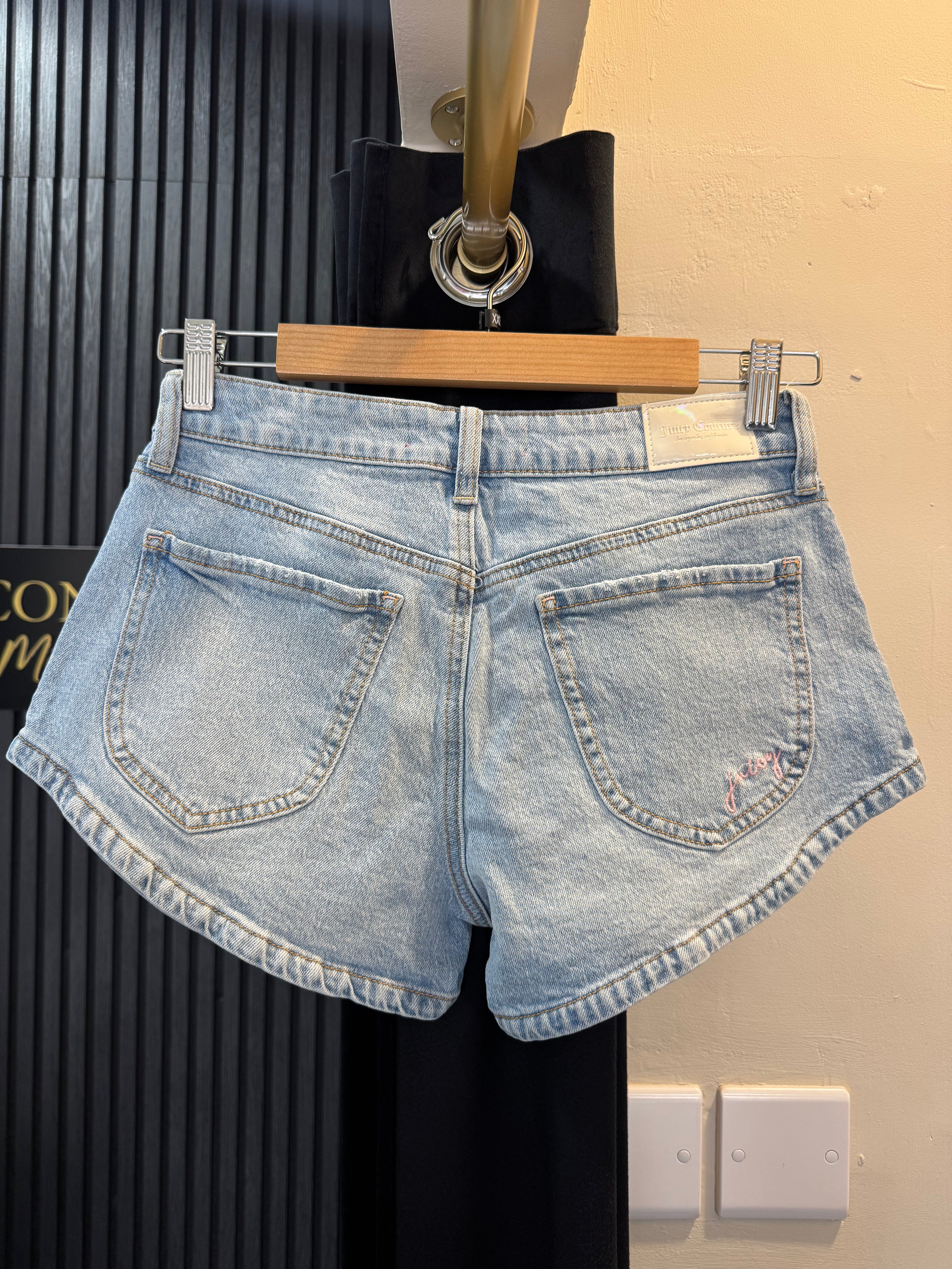 Juicy Couture Light Wash Denim Shorts – Size 6 – New