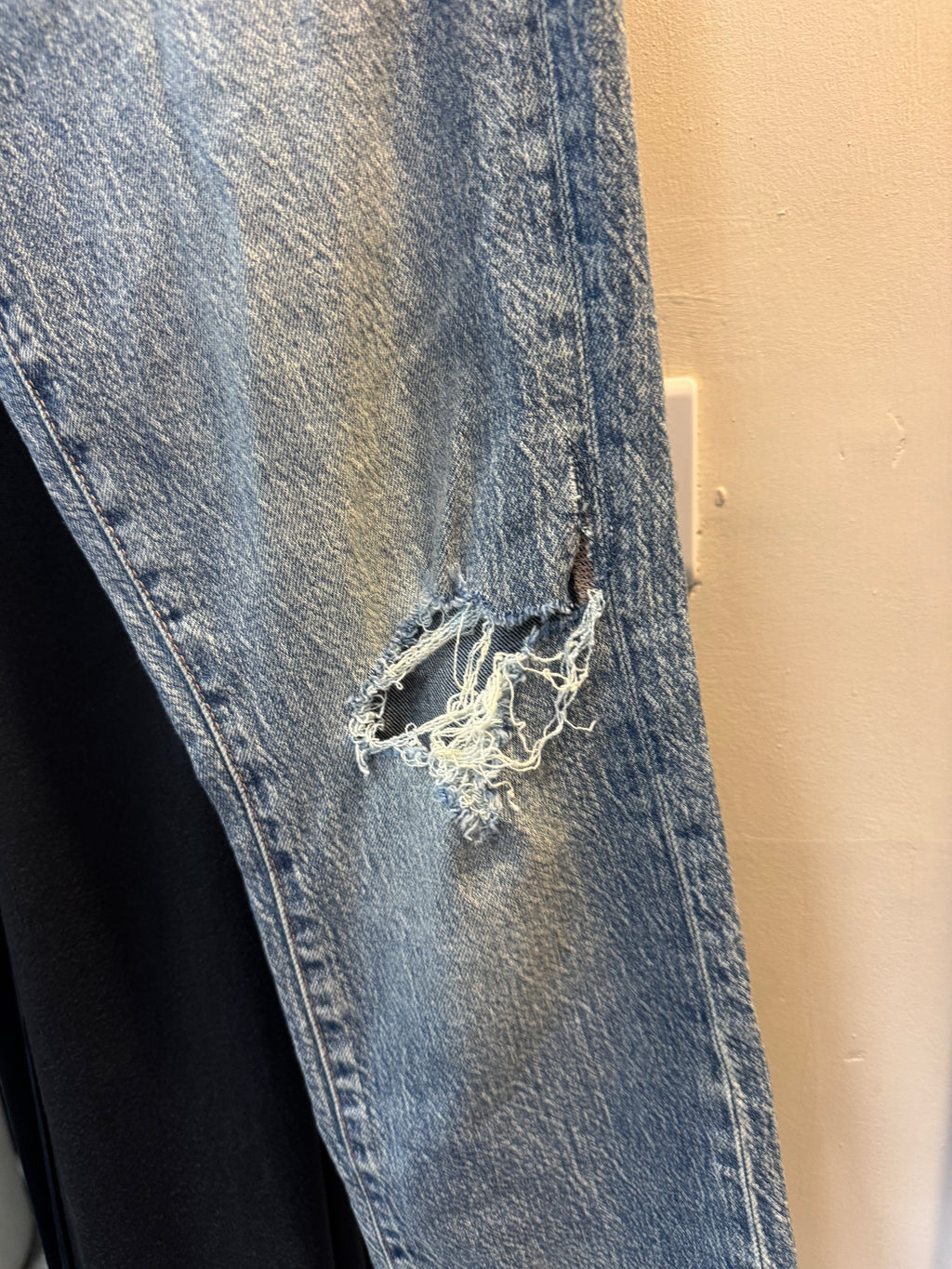 Aeropostale Distressed Straight Leg Jeans – UK 6