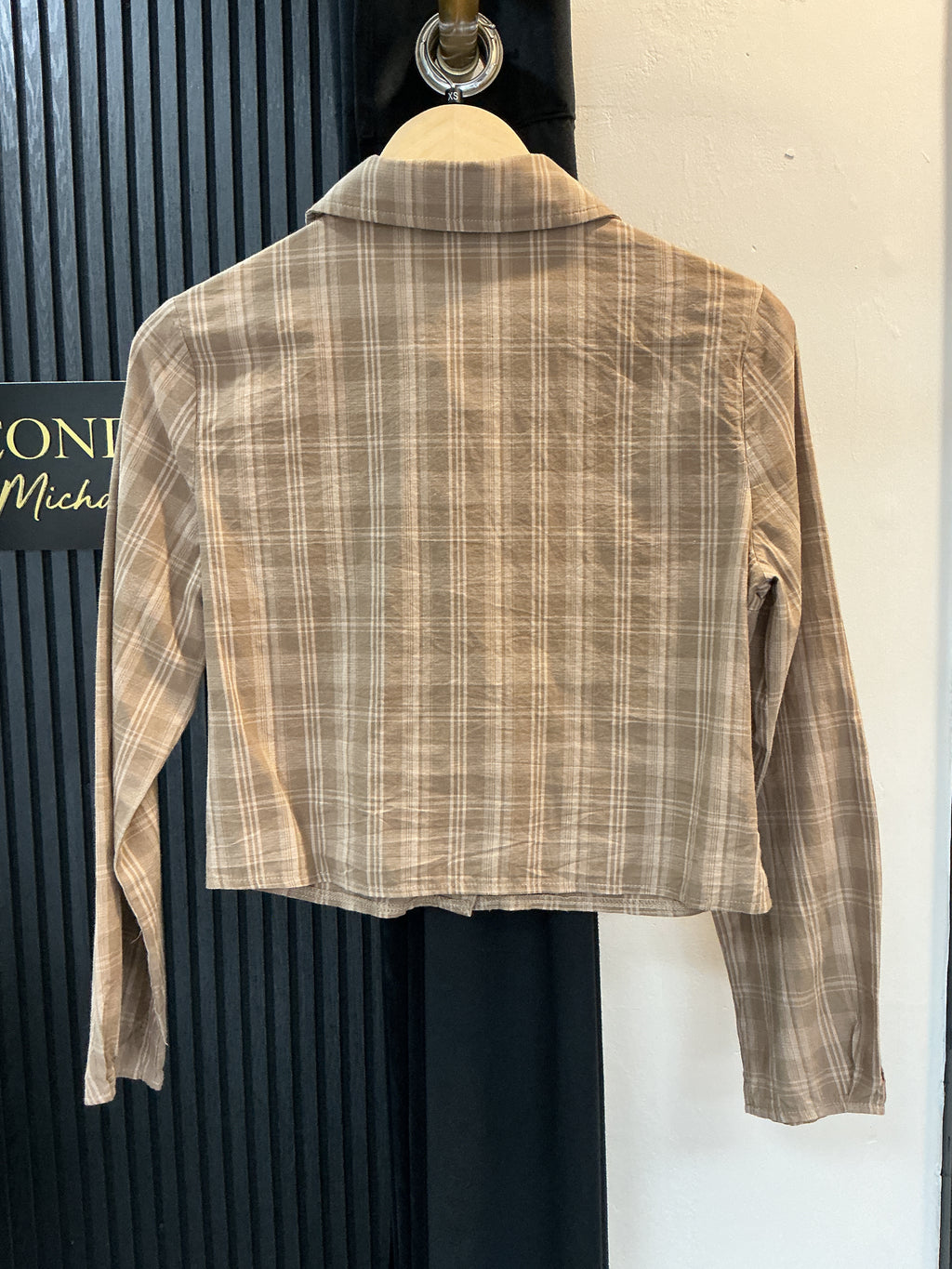 PrettyLittleThing Petite Beige Check Cropped Shirt – Size 8 Petite