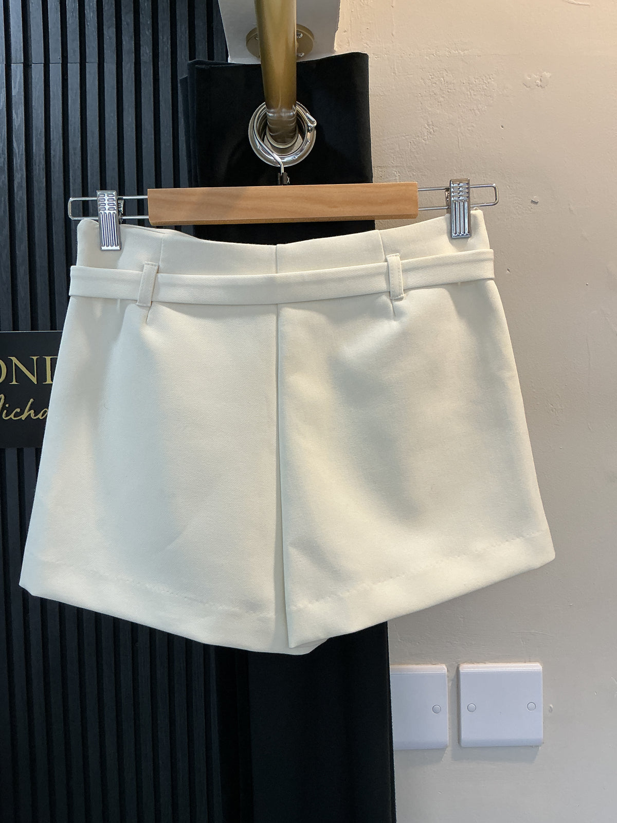 Zara Cream Belted Tailored Skort – Size XS