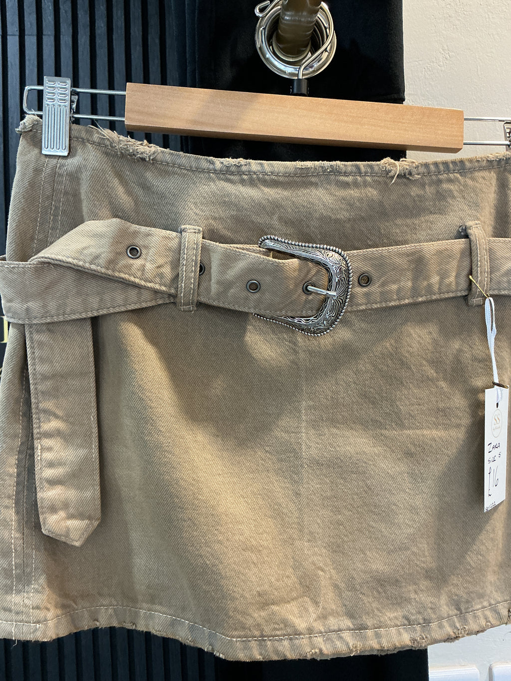 Zara Beige Belted Denim Mini Skirt – Size S