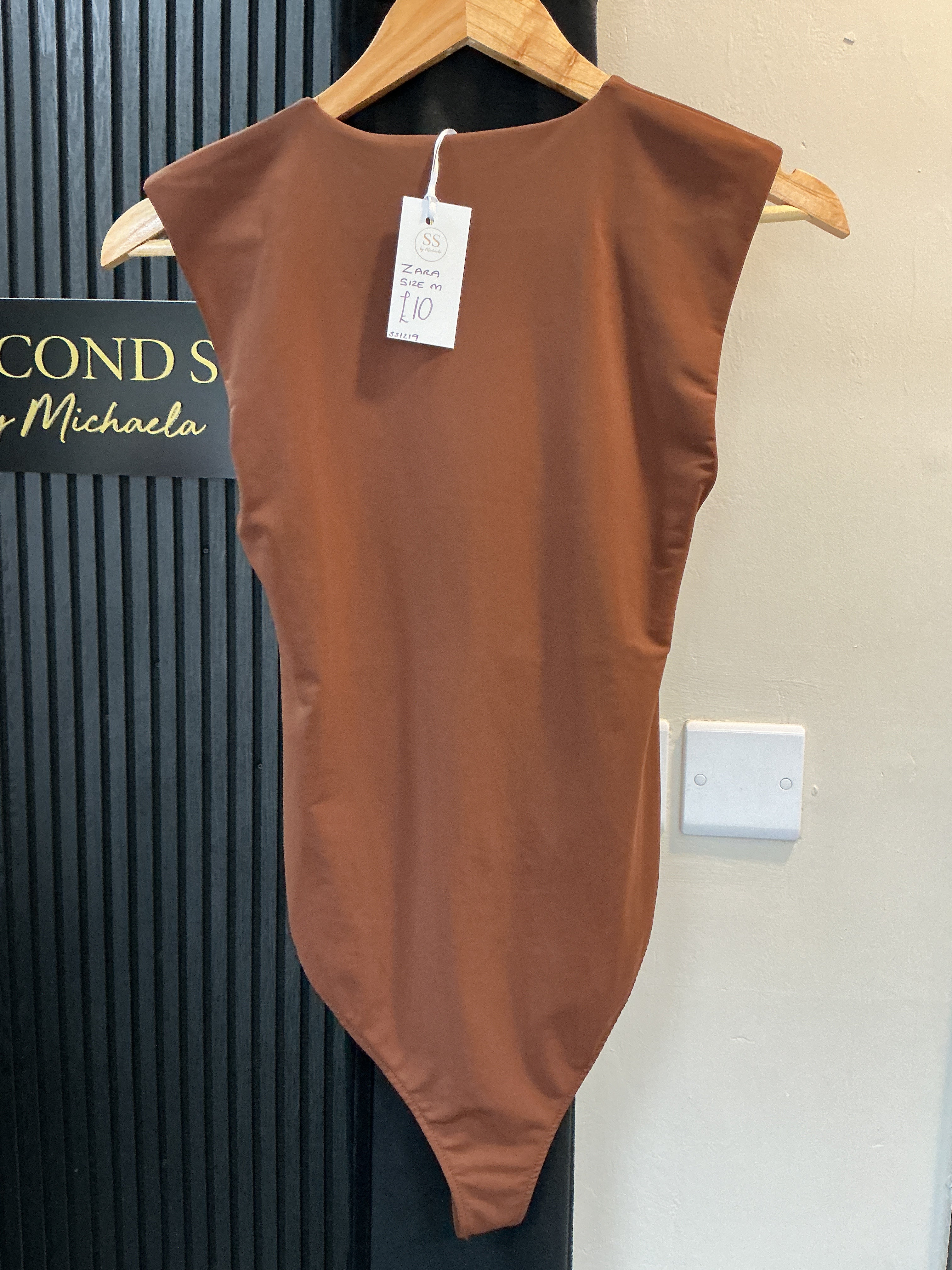 Zara Brown Structured Shoulder Bodysuit – Size M
