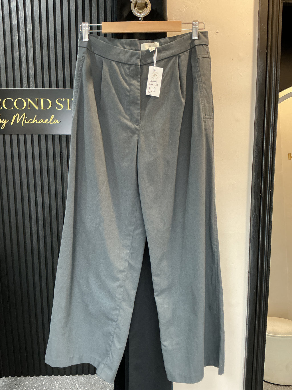 H&M Grey Wide Leg Tailored Trousers – Size 12