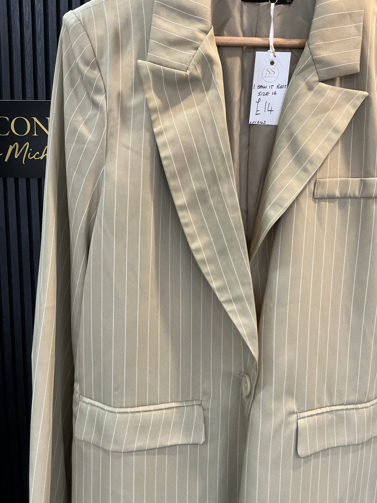 I Saw It First Beige Pinstripe Oversized Blazer – Size 16