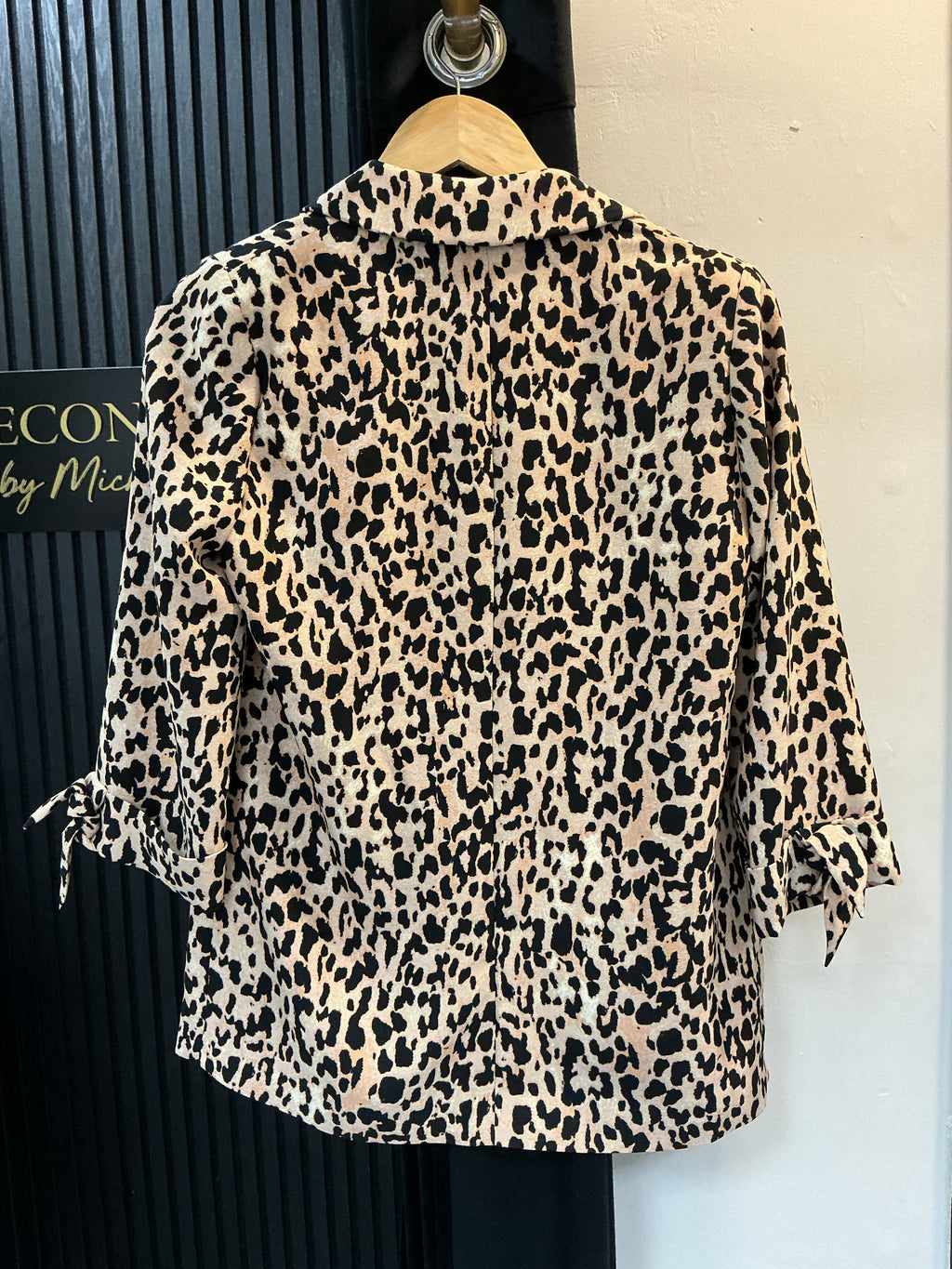 River Island Leopard Print Tie-Cuff Blazer – Size 6