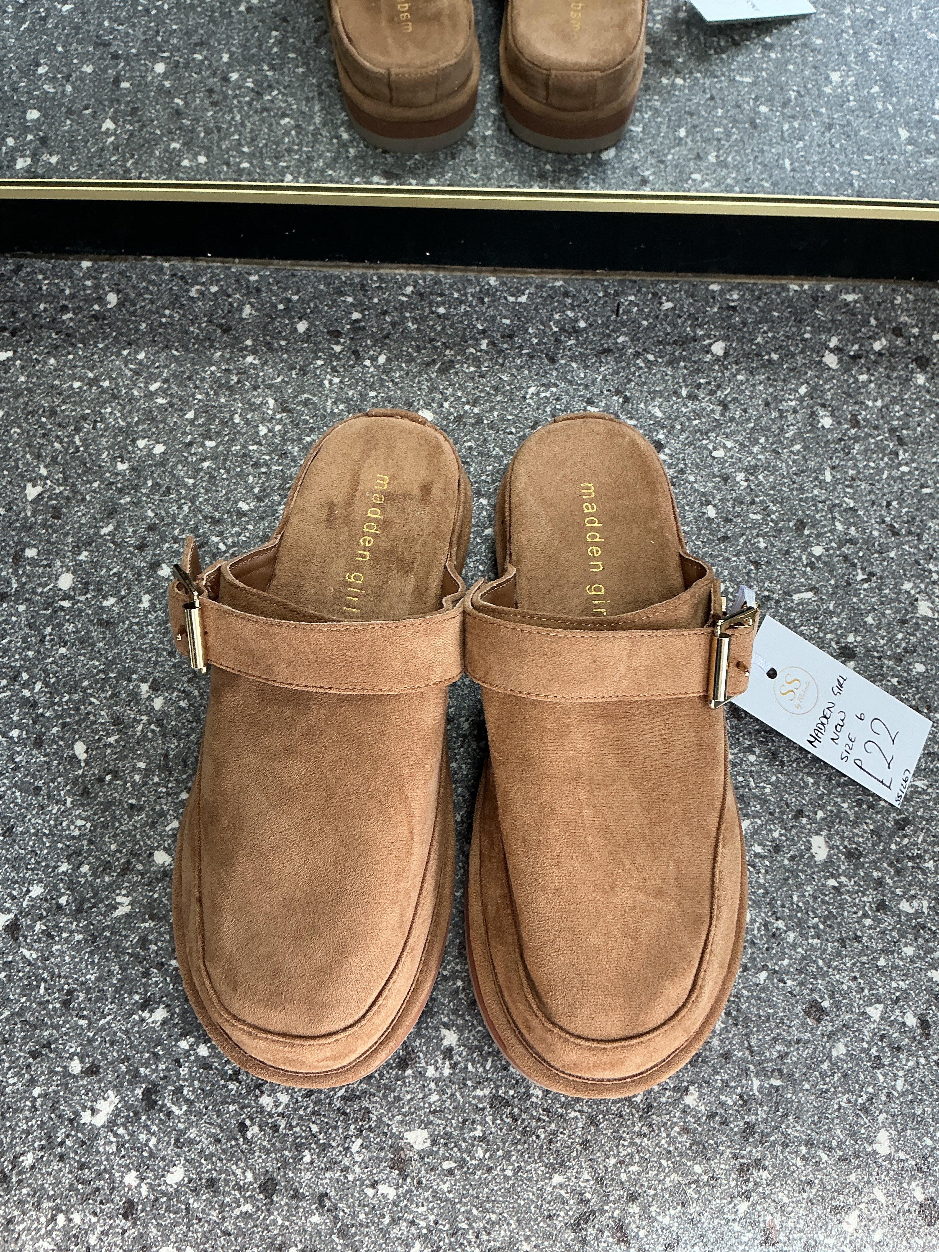 Madden Girl Tan Faux Suede Platform Clogs – Size 6 New