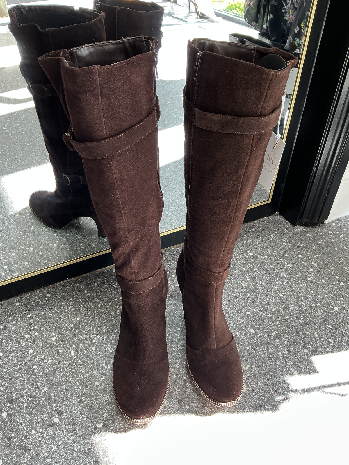 Viva La Diva Brown Suede Buckle Knee High Boots – Size 7