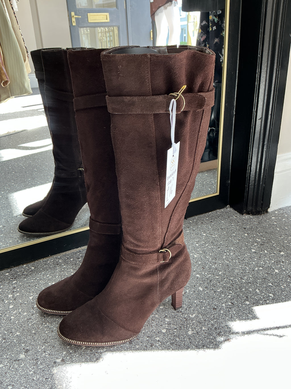 Viva La Diva Brown Suede Buckle Knee High Boots – Size 7