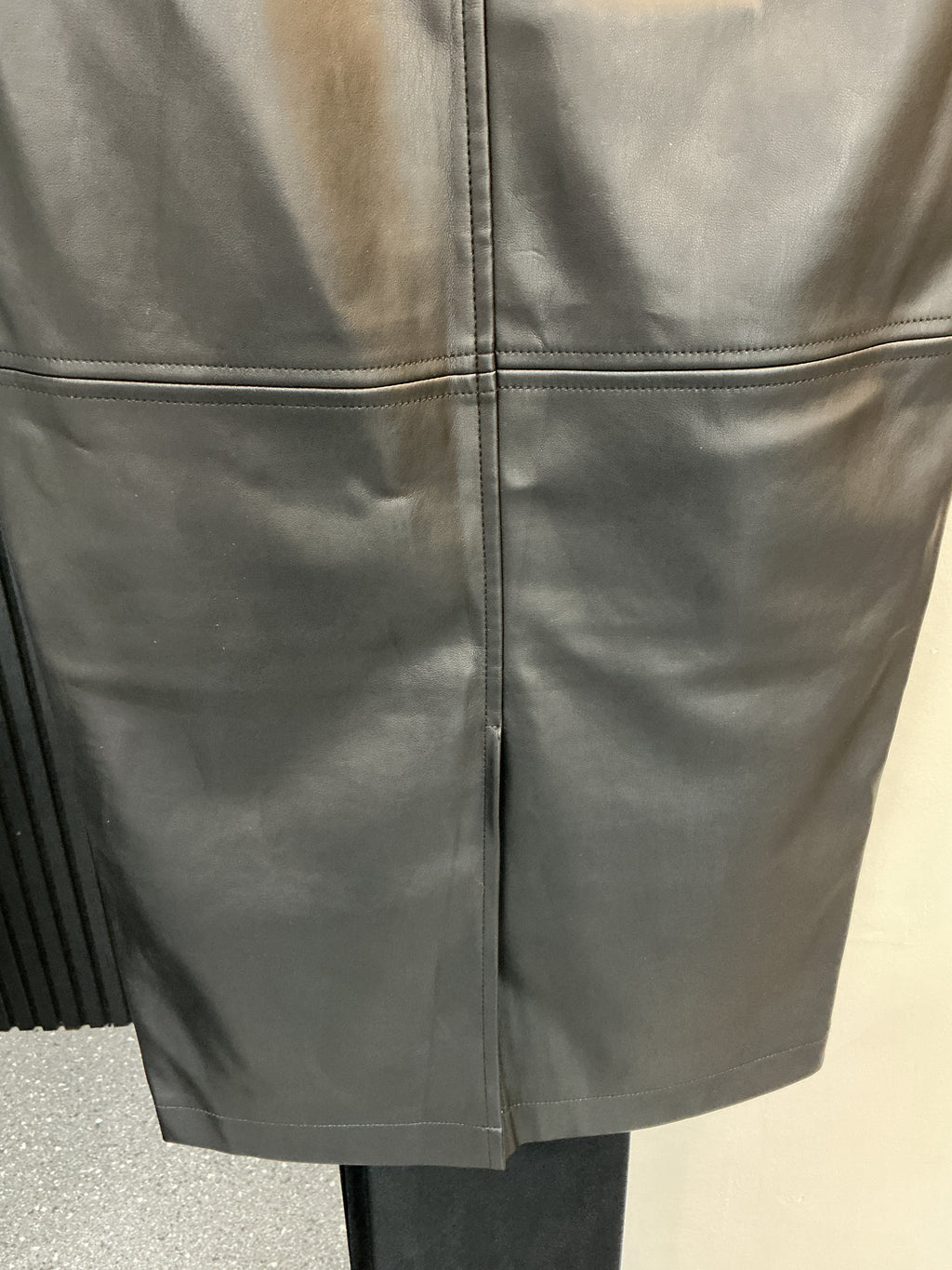 River Island Black Faux Leather midi Skirt – Size 12 New