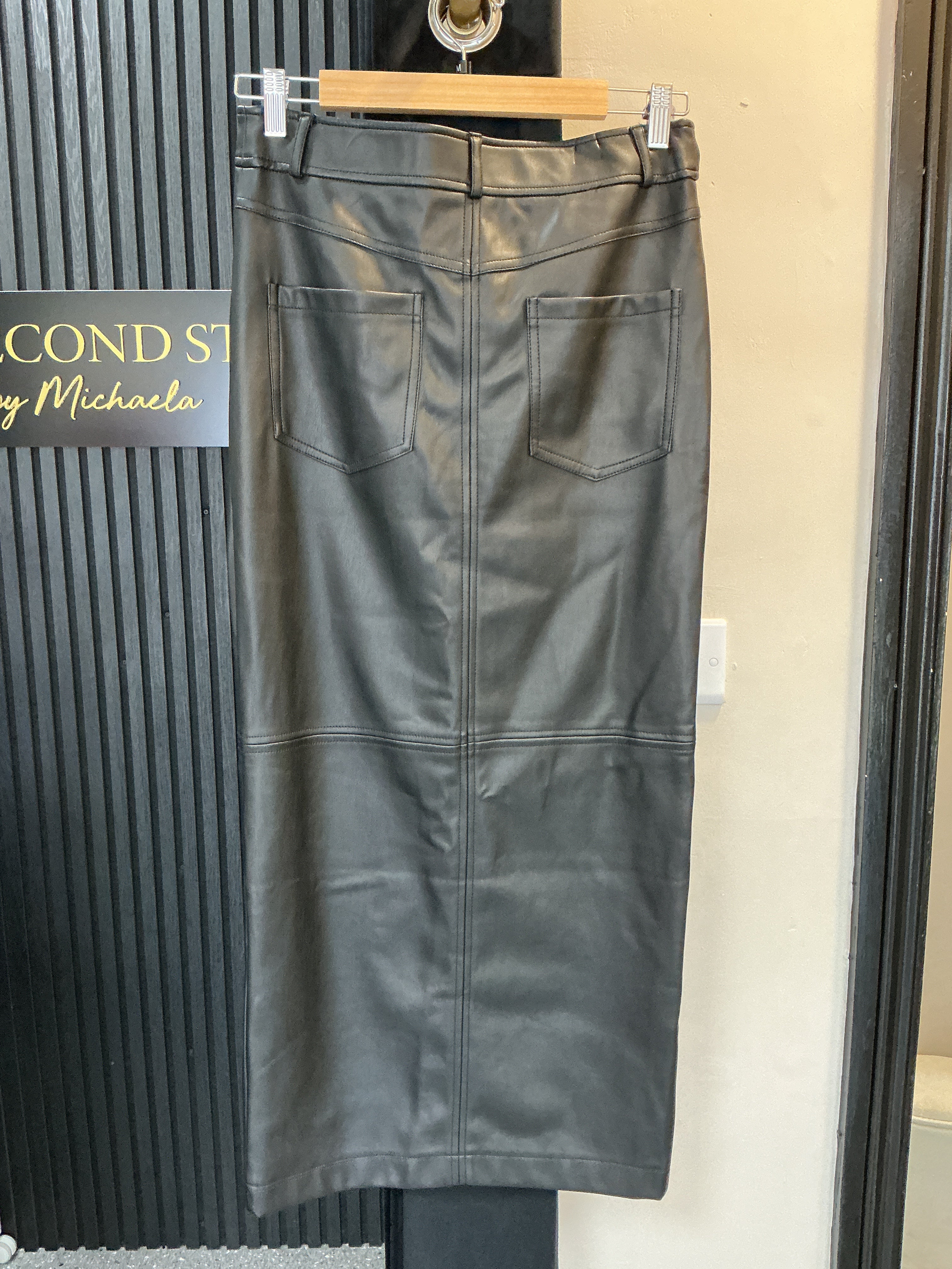 River Island Black Faux Leather midi Skirt – Size 12 New