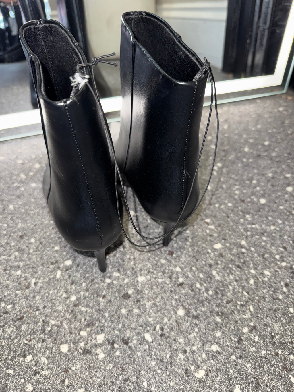 H&M Black Pointed Toe Kitten Heel Ankle Boots – Size 7 New
