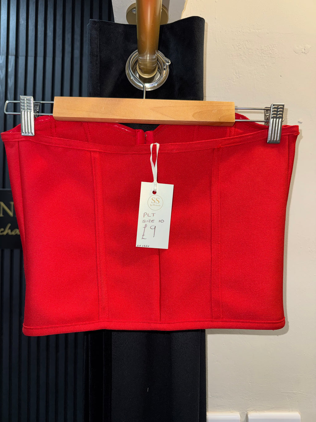 PrettyLittleThing Red Structured Corset Top – Size 10