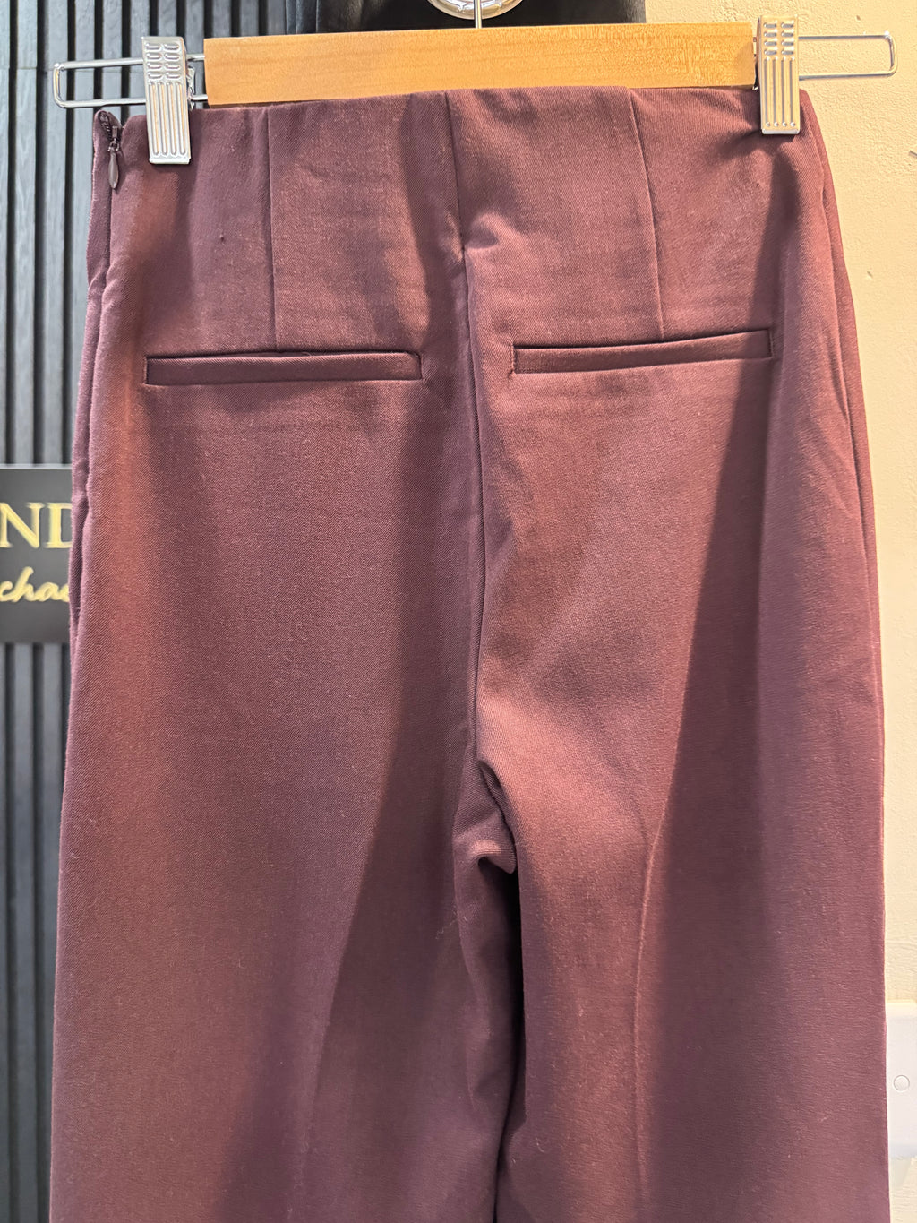 H&M Burgundy Tailored Trousers – Size 6