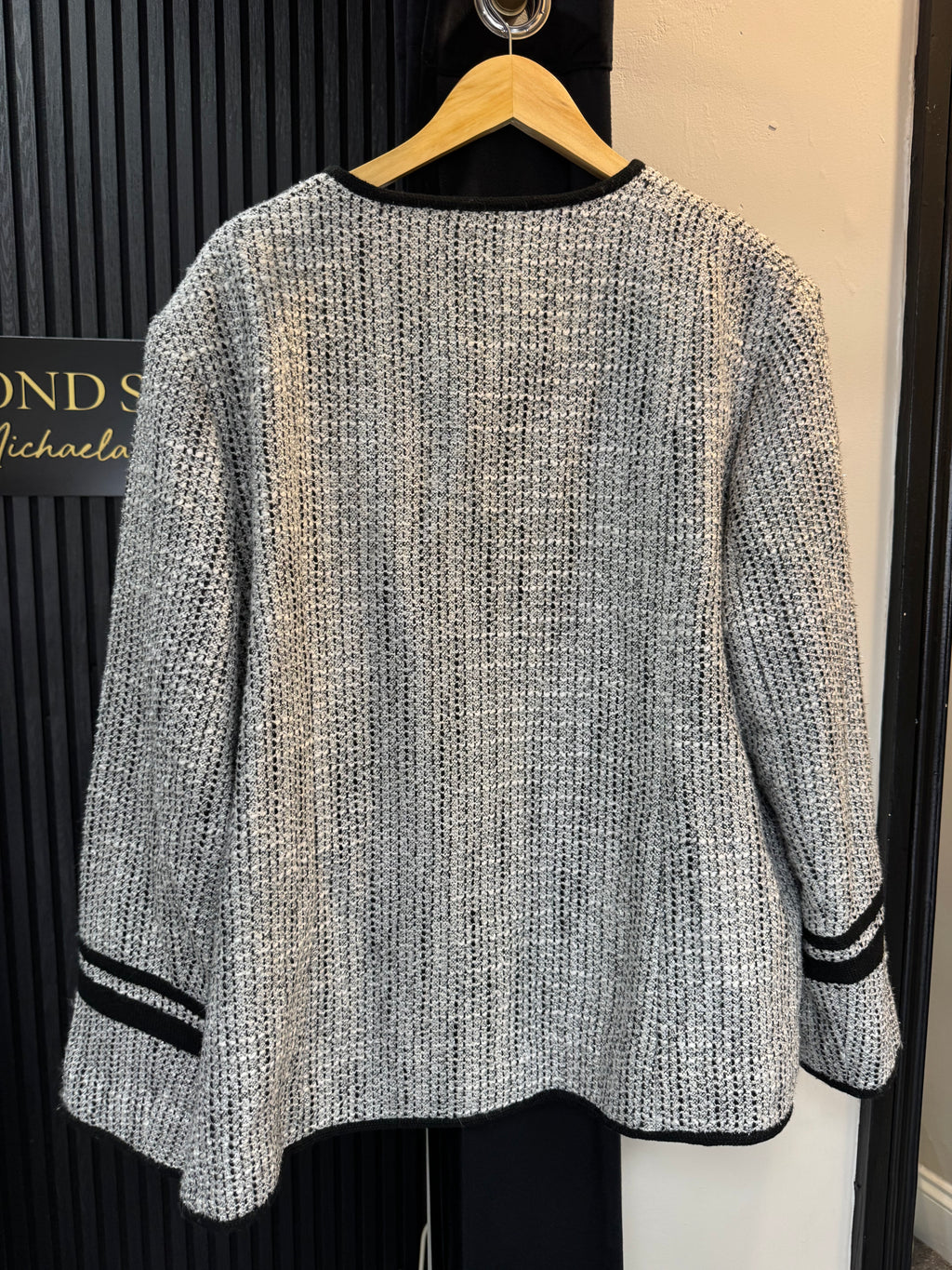 Elvi Grey & Black Textured Bouclé Jacket – Size 26