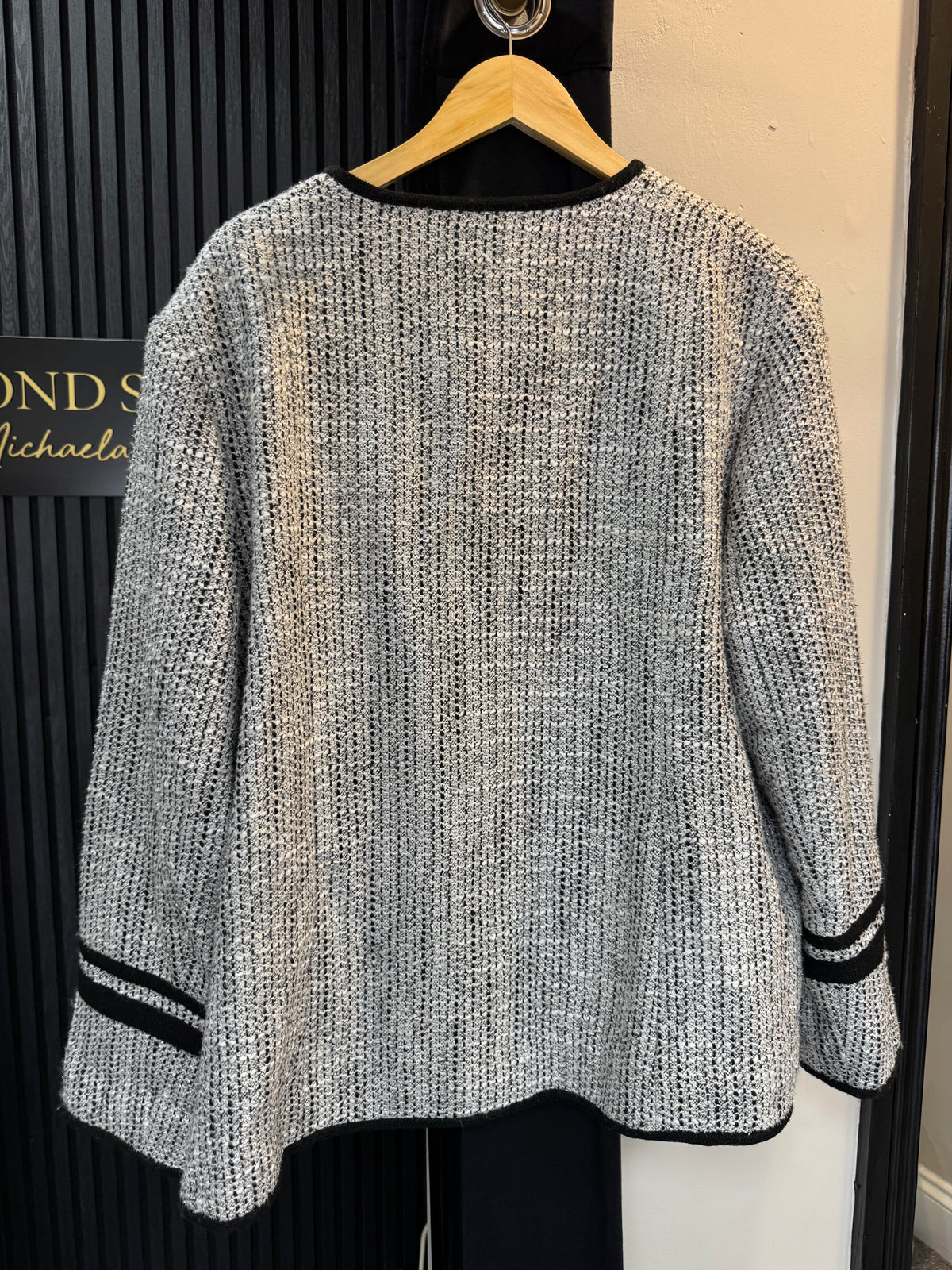 Elvi Grey & Black Textured Bouclé Jacket – Size 26