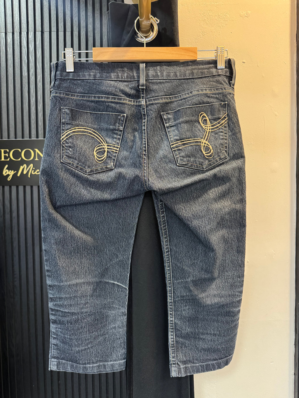 Vintage Y2K Next Dark Wash Embroidered Capri Jeans Size 12