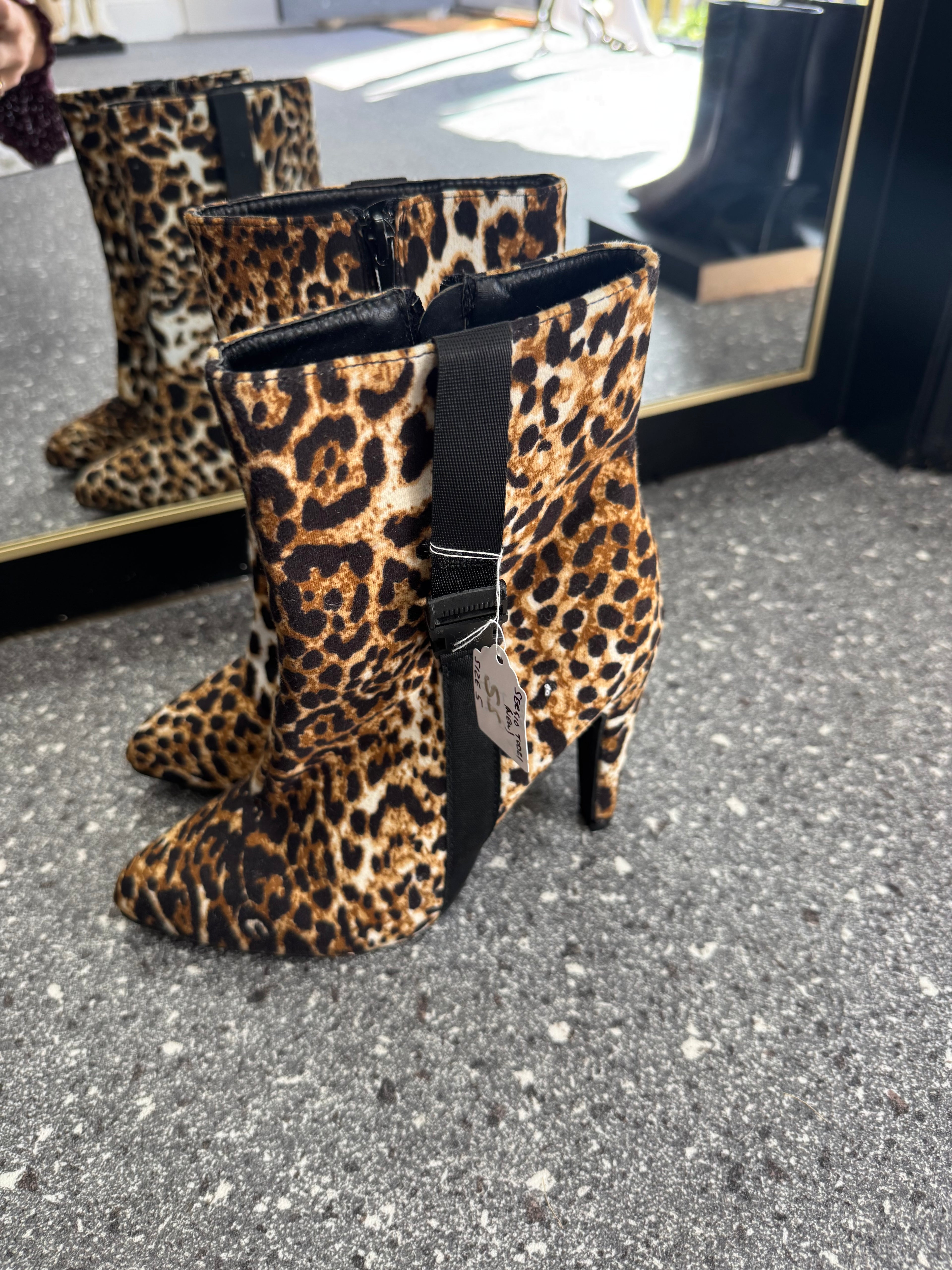 Sergio Todzi Leopard Print Heeled Ankle Boots Size 5 New