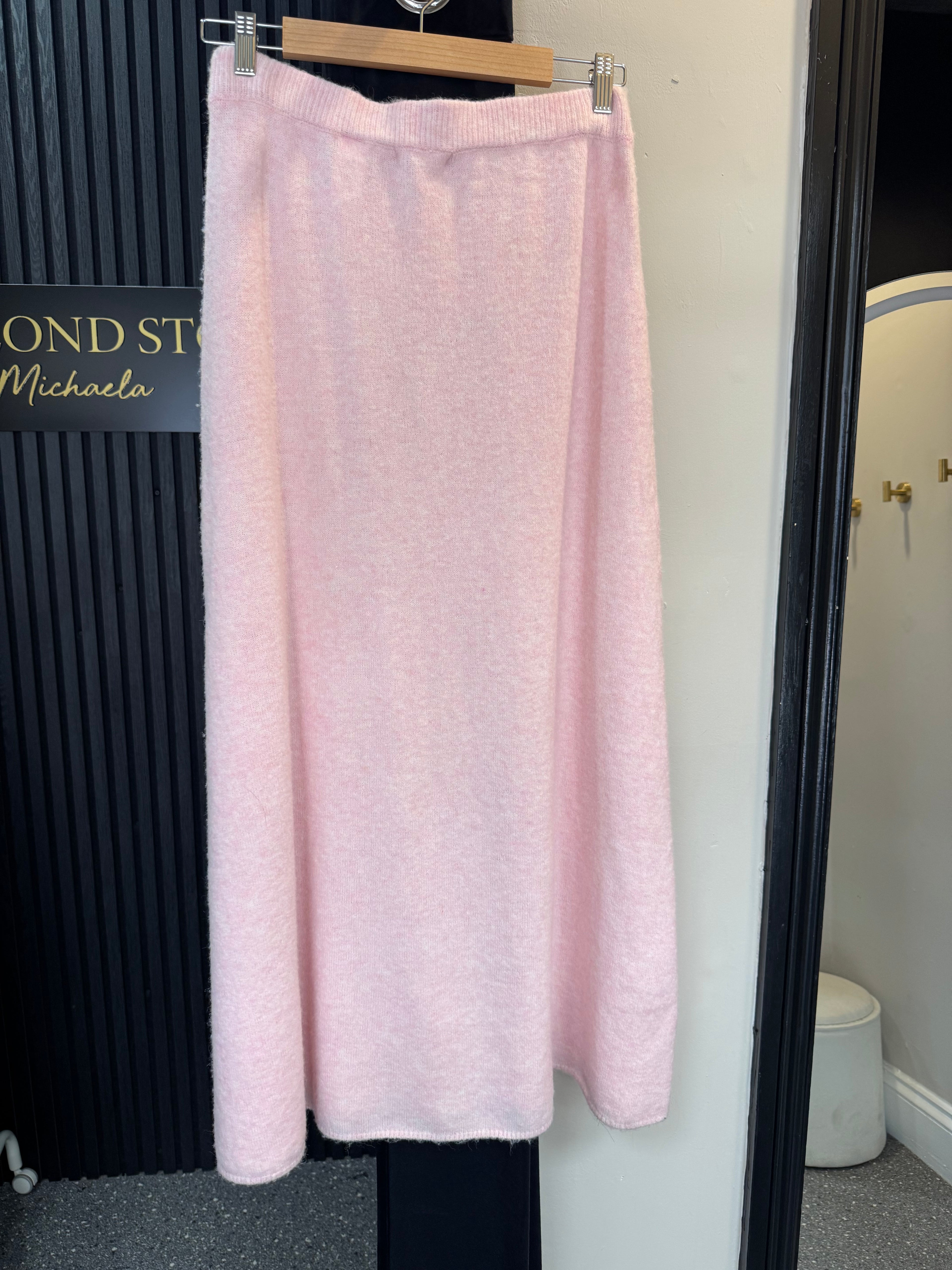 Pull&Bear Pink Knitted Maxi Skirt – Size M NWT