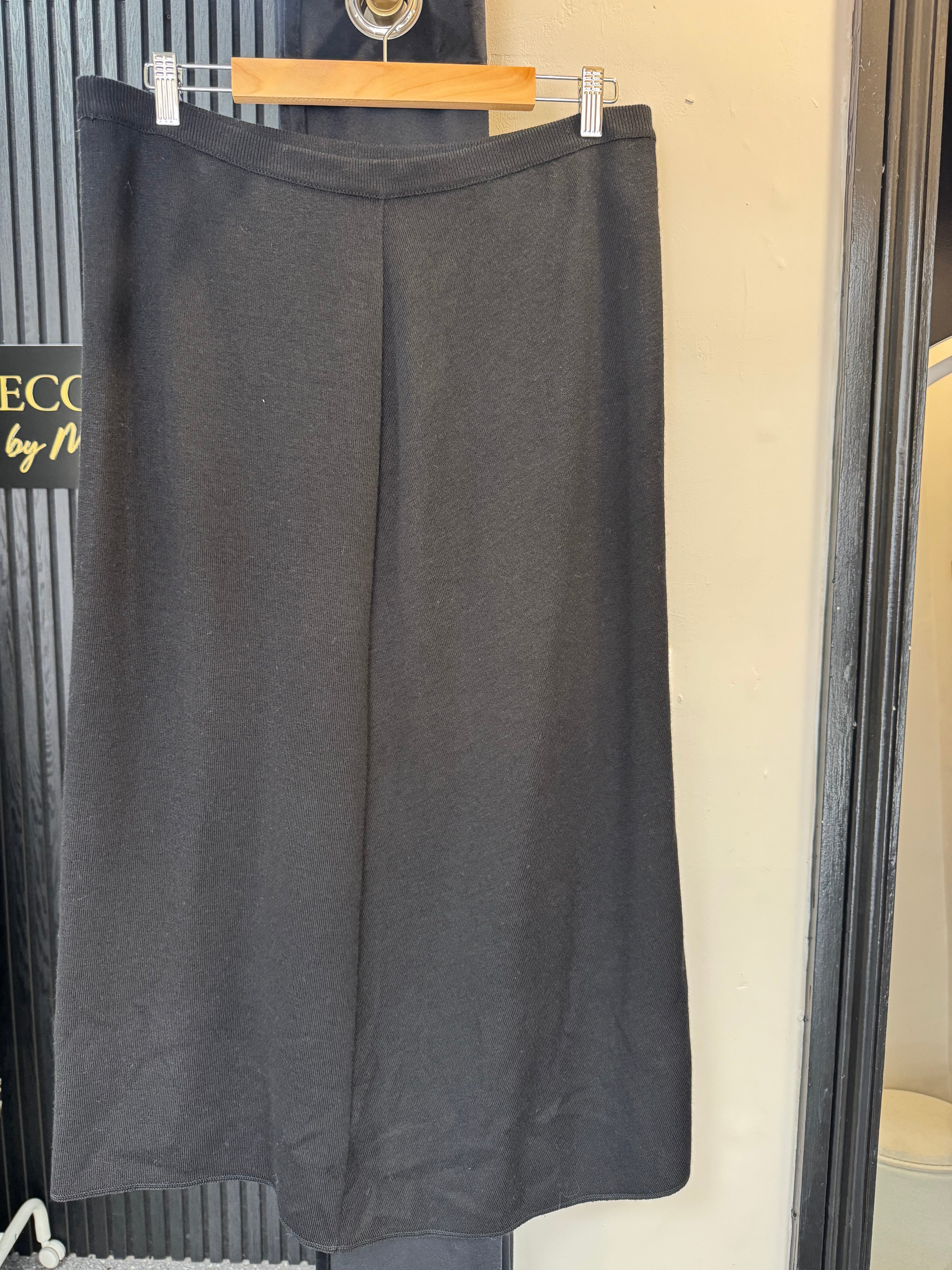 Lucia Black Asymmetric Layered Midi Skirt – Size 18