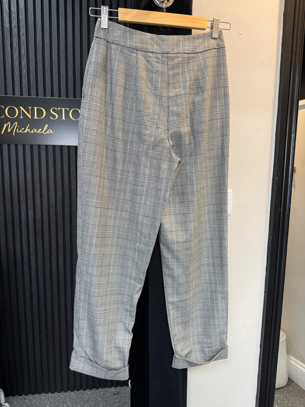 River Island Grey Check Turn-Up Trousers – Size 6