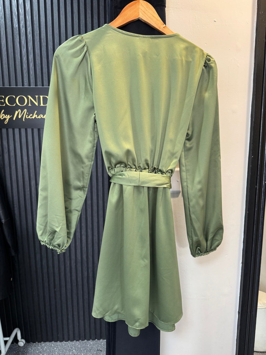 River Island Sage Green Satin Wrap Mini Dress – Size 10 New